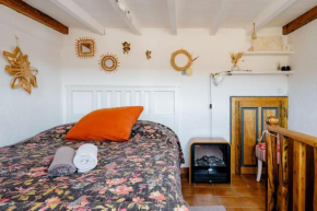 Chambre atypique dans café healthy